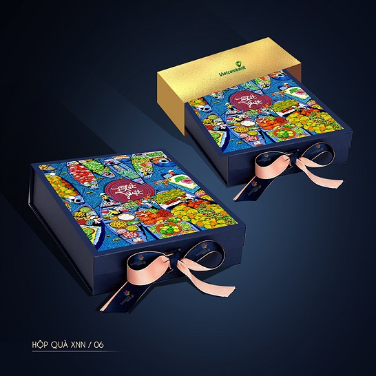 Mẫu hộp quà tết BS-06 gây ấn tượng với màu xanh dương đậm cùng những nét vẽ chợ nổi trên sông
