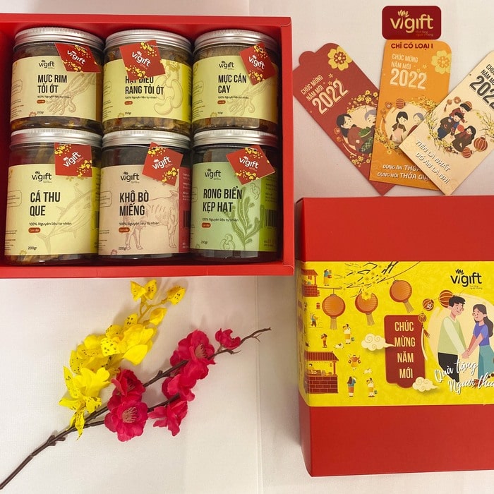 Hộp đựng quà Tết giá rẻ ViGift gồm các món đặc sản vùng miền