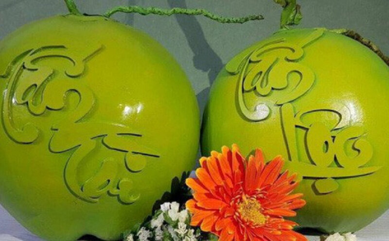 Trái cây độc lạ chưng Tết