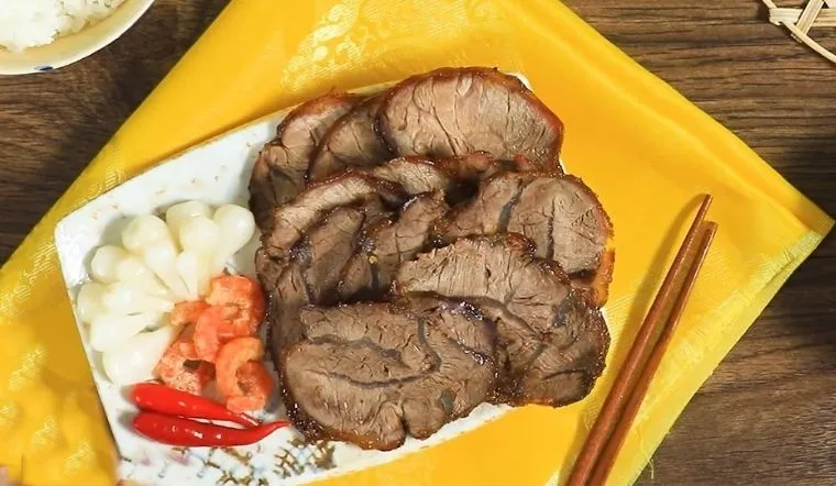 Bắp bò rim là món ăn truyền thống ngày Tết của người miền Trung