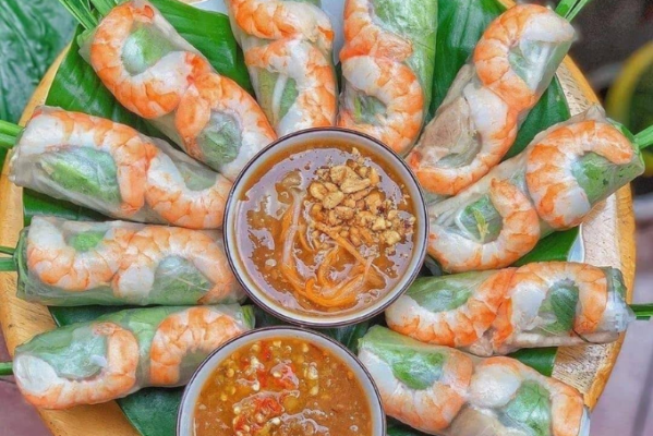 Gỏi cuốn tôm thịt là món ăn mang hương vị truyền thống của Sài Thành và các tỉnh Nam Bộ
