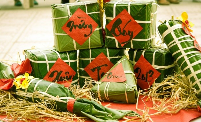 Bánh chưng, bánh tét là món ăn không thể thiếu vào ngày Tết