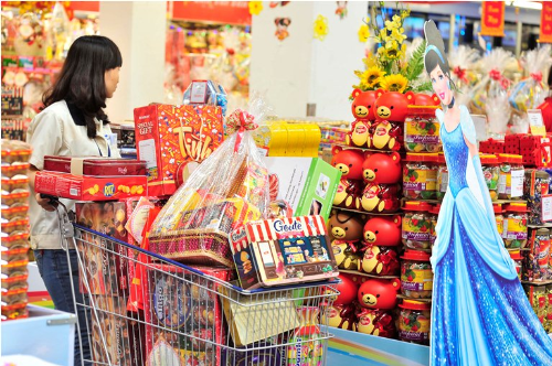 Mua sắm những món đồ cần thiết cho dịp Tết