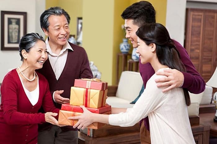 Quà Tết cho gia đình - Thông điệp gắn kết tình thân